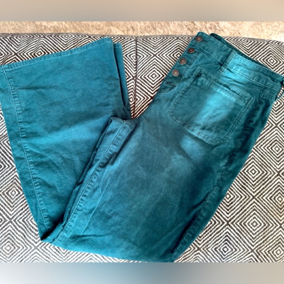 American Eagle Outfitters Pants - American Eagle extra flare green corduroys - size 16